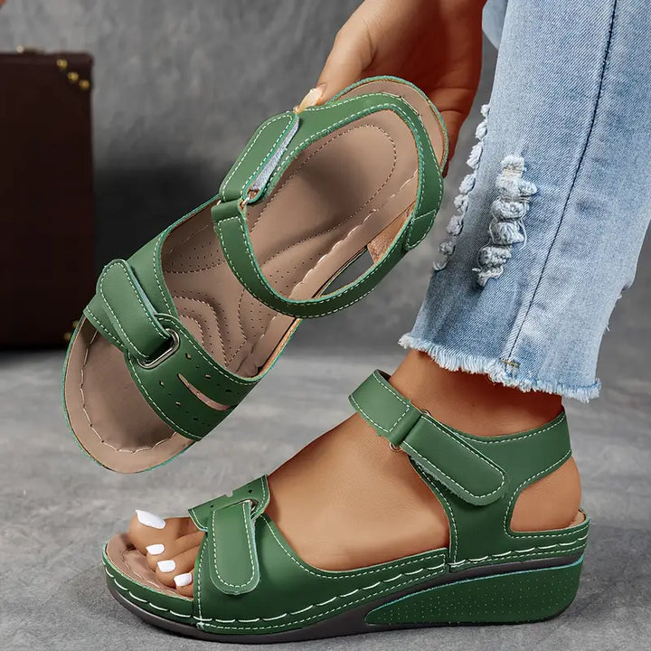 Clara™ ortopædiske sandaler med kilehæl